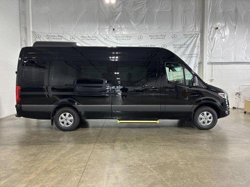 2025 Mercedes-Benz Sprinter 2500 High Roof