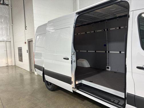 2025 Mercedes-Benz Sprinter 2500 High Roof