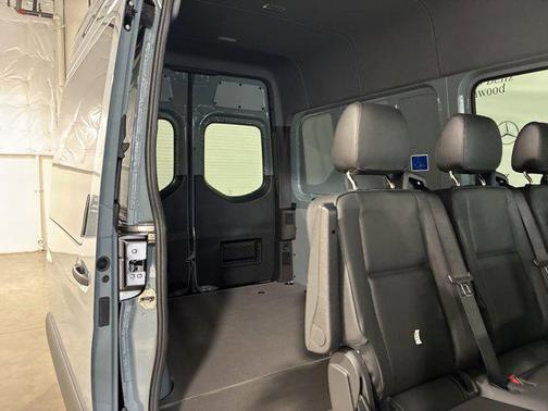 2025 Mercedes-Benz Sprinter 2500 High Roof