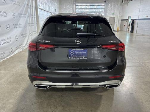 2025 Mercedes-Benz GLC 300 4MATIC