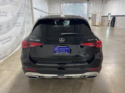 2025 Mercedes-Benz GLC 300 4MATIC