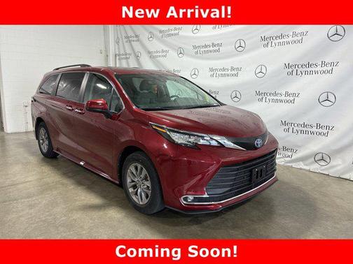 2022 Toyota Sienna XLE 7 Passenger