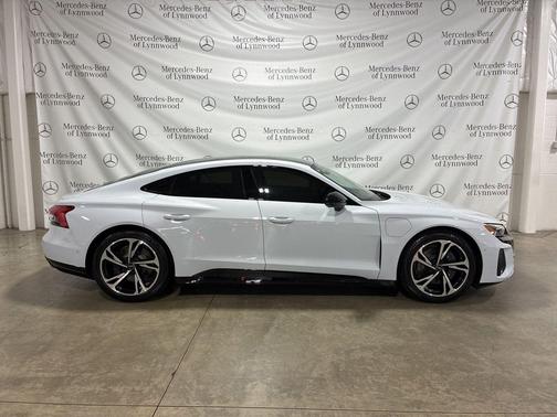 2024 Audi e-tron GT Prestige quattro