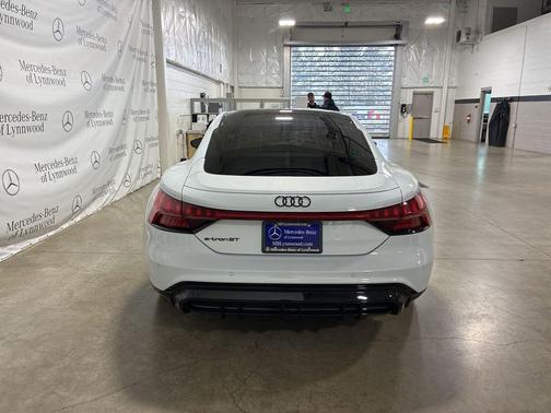 2024 Audi e-tron GT Prestige quattro