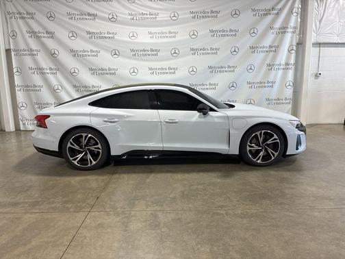 2024 Audi e-tron GT Prestige quattro