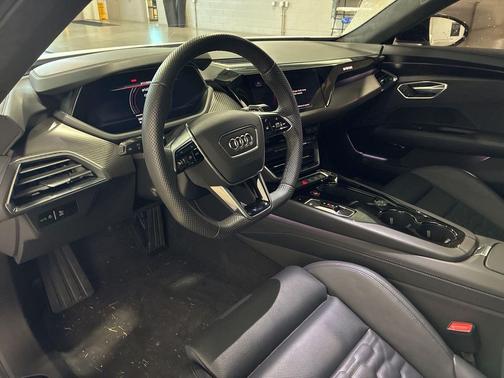 2024 Audi e-tron GT Prestige quattro