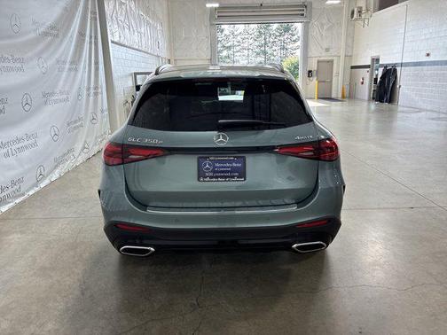 2025 Mercedes-Benz GLC 350e Base