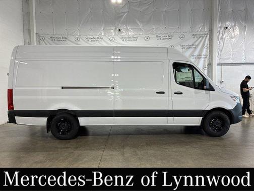 2025 Mercedes-Benz Sprinter 2500 High Roof