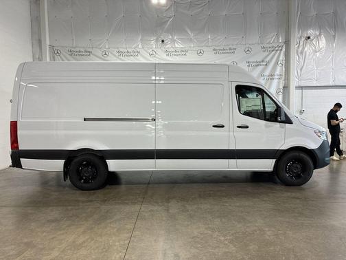 2025 Mercedes-Benz Sprinter 2500 High Roof