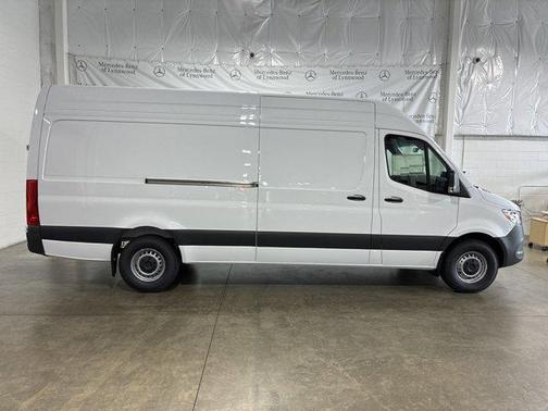 2025 Mercedes-Benz Sprinter 2500 High Roof