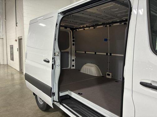 2025 Mercedes-Benz Sprinter 2500 Standard Roof