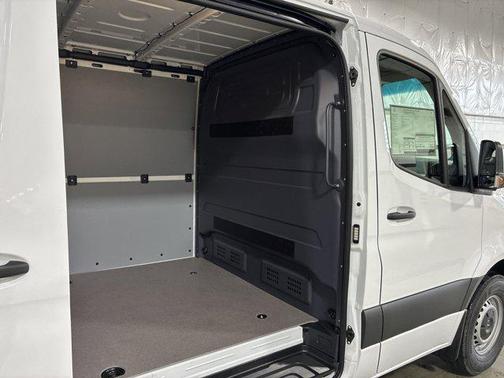 2025 Mercedes-Benz Sprinter 2500 Standard Roof