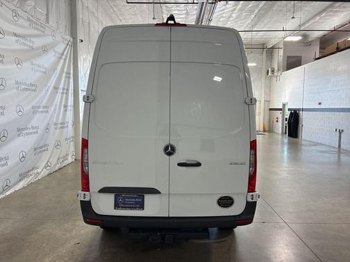 2025 Mercedes-Benz Sprinter 2500 Standard Roof