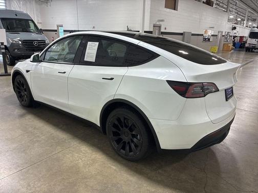 2022 Tesla Model Y Long Range Dual Motor All-Wheel Drive