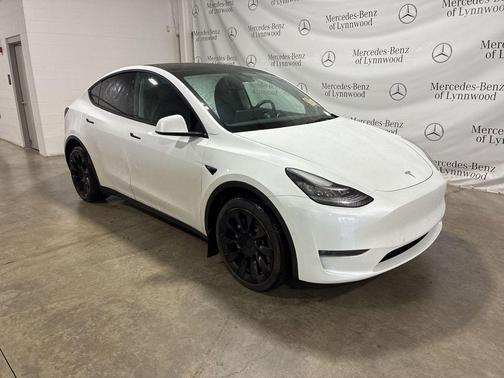 2022 Tesla Model Y Long Range Dual Motor All-Wheel Drive