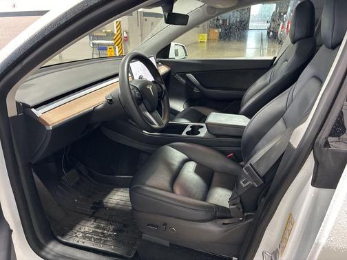 2022 Tesla Model Y Long Range Dual Motor All-Wheel Drive