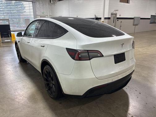 2022 Tesla Model Y Long Range Dual Motor All-Wheel Drive