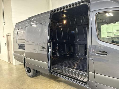 2025 Mercedes-Benz Sprinter 3500XD High Roof