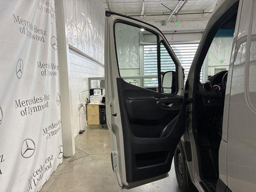2025 Mercedes-Benz Sprinter 2500 High Roof
