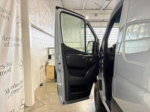 2025 Mercedes-Benz Sprinter 2500 High Roof