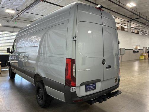 2025 Mercedes-Benz Sprinter 2500 High Roof