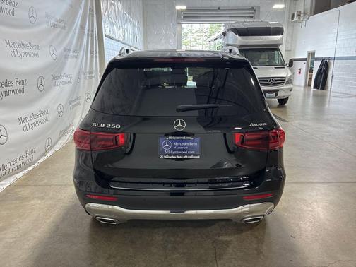 2025 Mercedes-Benz GLB 250 4MATIC