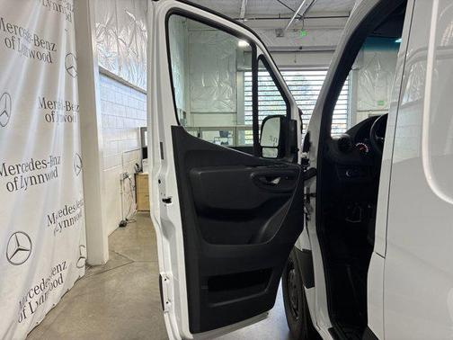 2025 Mercedes-Benz Sprinter 2500 High Roof
