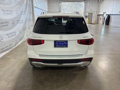 2026 Mercedes-Benz GLB 250 4MATIC