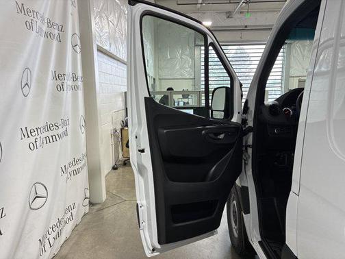 2025 Mercedes-Benz Sprinter 2500 Standard Roof