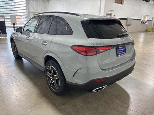 2026 Mercedes-Benz GLC 300 4MATIC