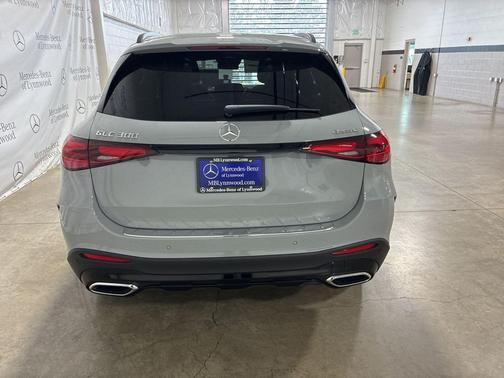 2026 Mercedes-Benz GLC 300 4MATIC