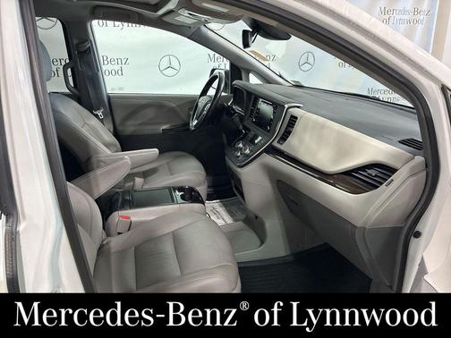 2019 Toyota Sienna XLE