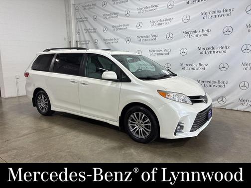 2019 Toyota Sienna XLE