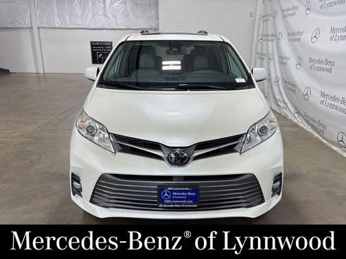 2019 Toyota Sienna XLE