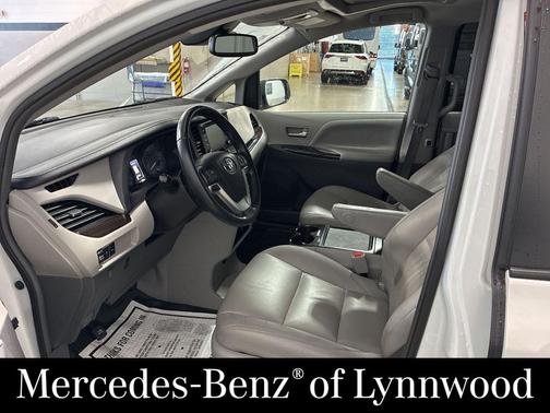 2019 Toyota Sienna XLE