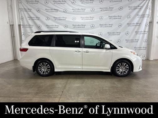 2019 Toyota Sienna XLE