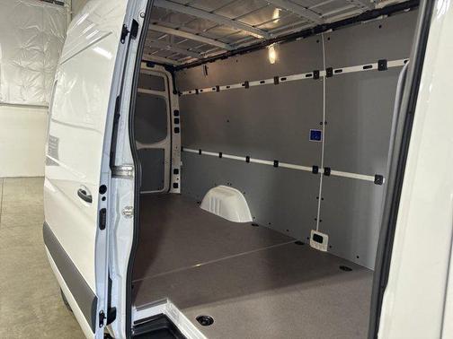 2025 Mercedes-Benz Sprinter 2500 High Roof