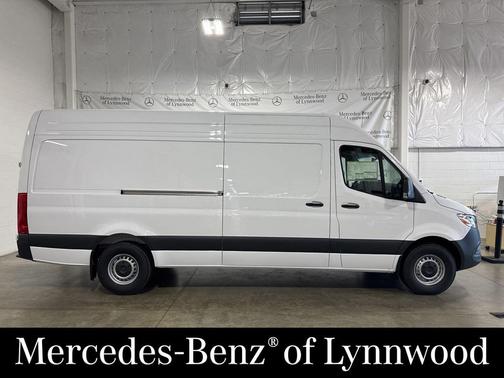 2025 Mercedes-Benz Sprinter 2500 High Roof