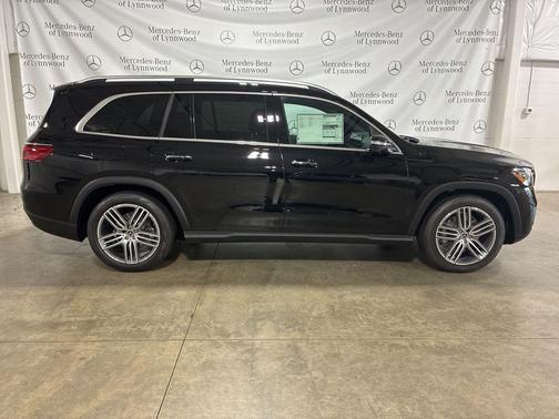 2025 Mercedes-Benz GLS 450 4MATIC