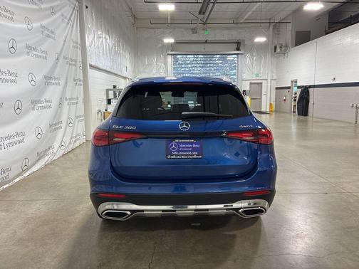 2025 Mercedes-Benz GLC 300 4MATIC