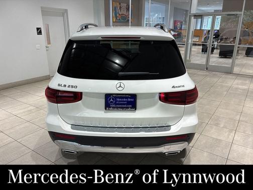 Polar White 2026 Mercedes-Benz GLB 250 4MATIC