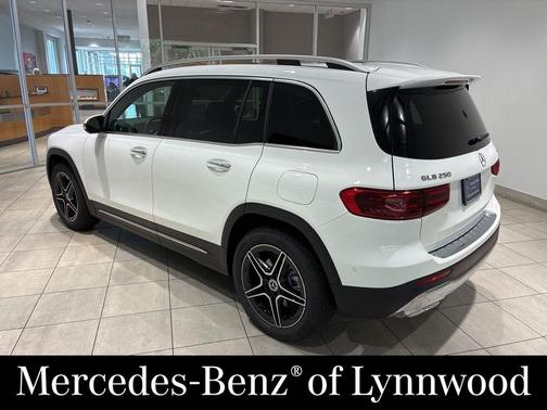 Polar White 2026 Mercedes-Benz GLB 250 4MATIC