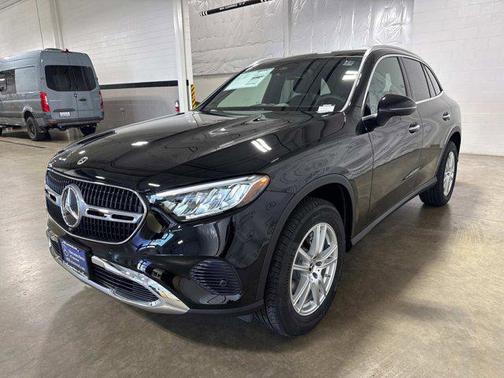 2025 Mercedes-Benz GLC 300 4MATIC