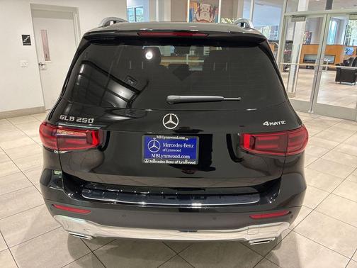 Night Black 2025 Mercedes-Benz GLB 250 4MATIC