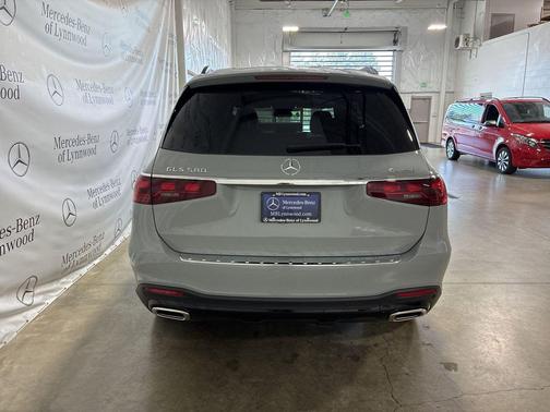 2025 Mercedes-Benz GLS 580 4MATIC