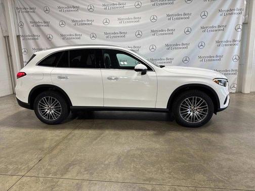 2025 Mercedes-Benz GLC 300 4MATIC