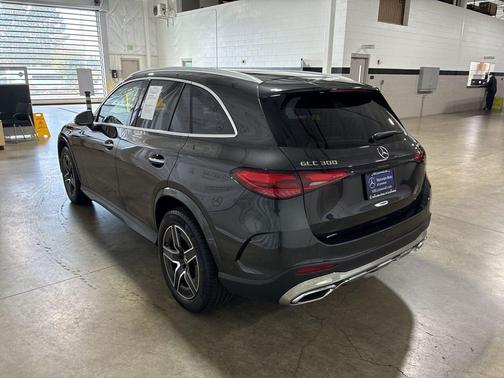 2025 Mercedes-Benz GLC 300 4MATIC