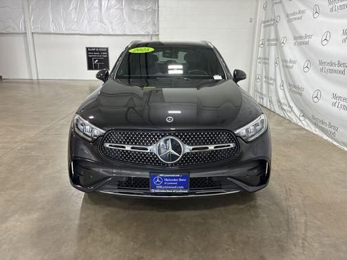 2025 Mercedes-Benz GLC 300 4MATIC