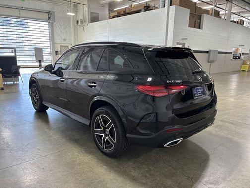 2025 Mercedes-Benz GLC 300 4MATIC