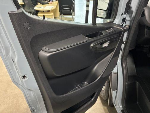 2025 Mercedes-Benz Sprinter 2500 High Roof